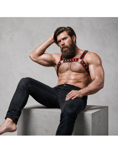 FETISH SUBMISSIVE ATTITUDE ARNAS BULLDOG ECOPIEL PECHO HOMBRE NEGRO ROJO