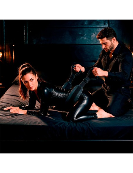 FETISH SUBMISSIVE ARNAS PARA HACERLO ESTILO PERRITO CON FORRO DE NEOPRENO