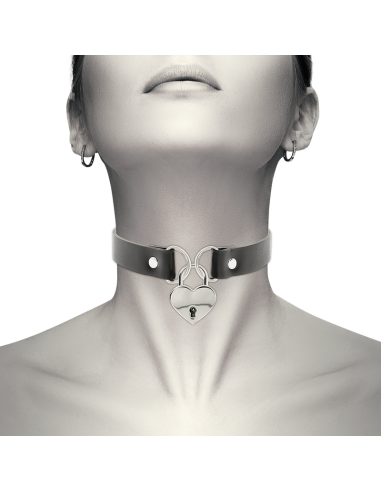 COQUETTE COLLAR CUERO VEGANO ACCESORIO CORAZoN CON LLAVE