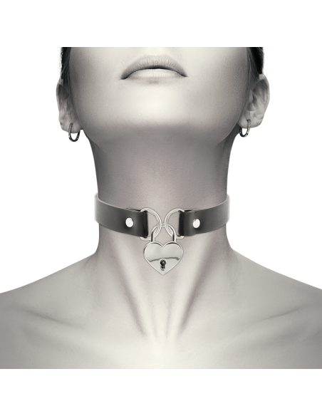 COQUETTE COLLAR CUERO VEGANO ACCESORIO CORAZoN CON LLAVE