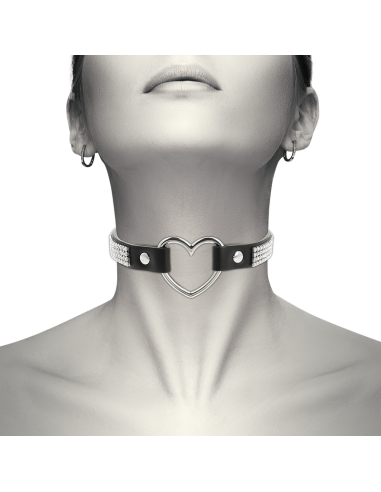 COQUETTE CHOKER CUERO VEGANO CORAZON