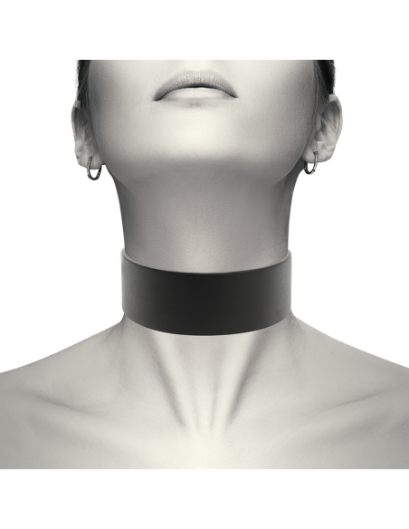 COQUETTE CHOKER CUERO VEGANO